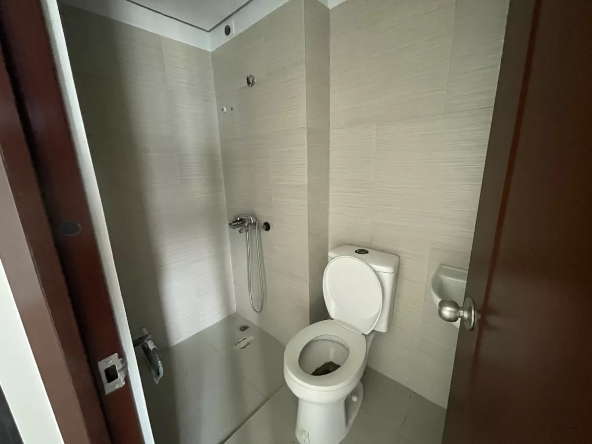"For Lease Condominium Unit in Anuva Residences, Muntinlupa City"06