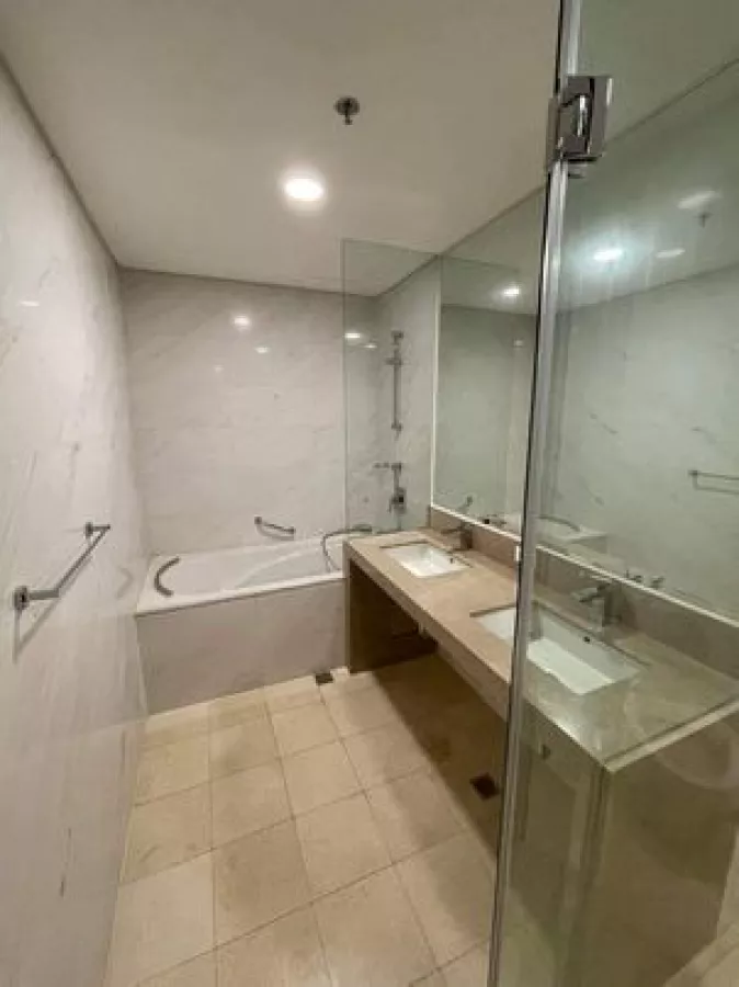 "3 Bedroom Condominium unit for rent in Grand Hyatt BGC, Taguig City"06