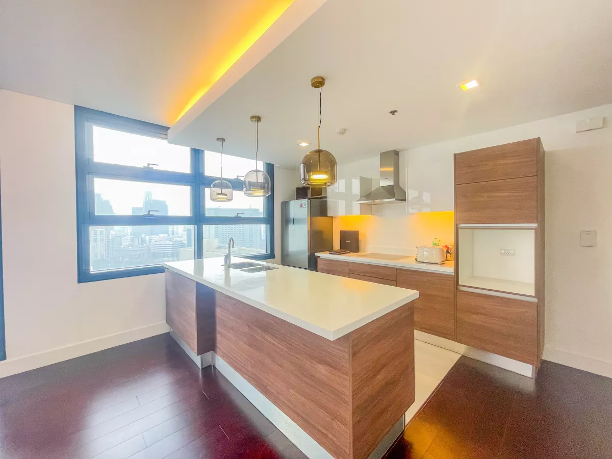 For Rent Beautifully Furnished 1 Bedroom with Balcony in Garden Towers07