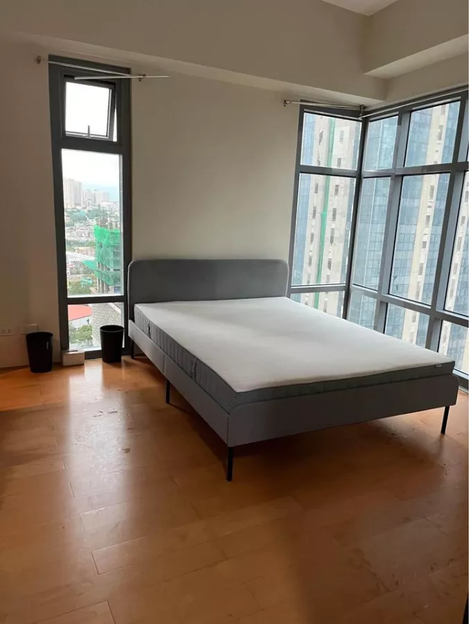 2 bedroom Condominium at PARKWEST BGC for lease04