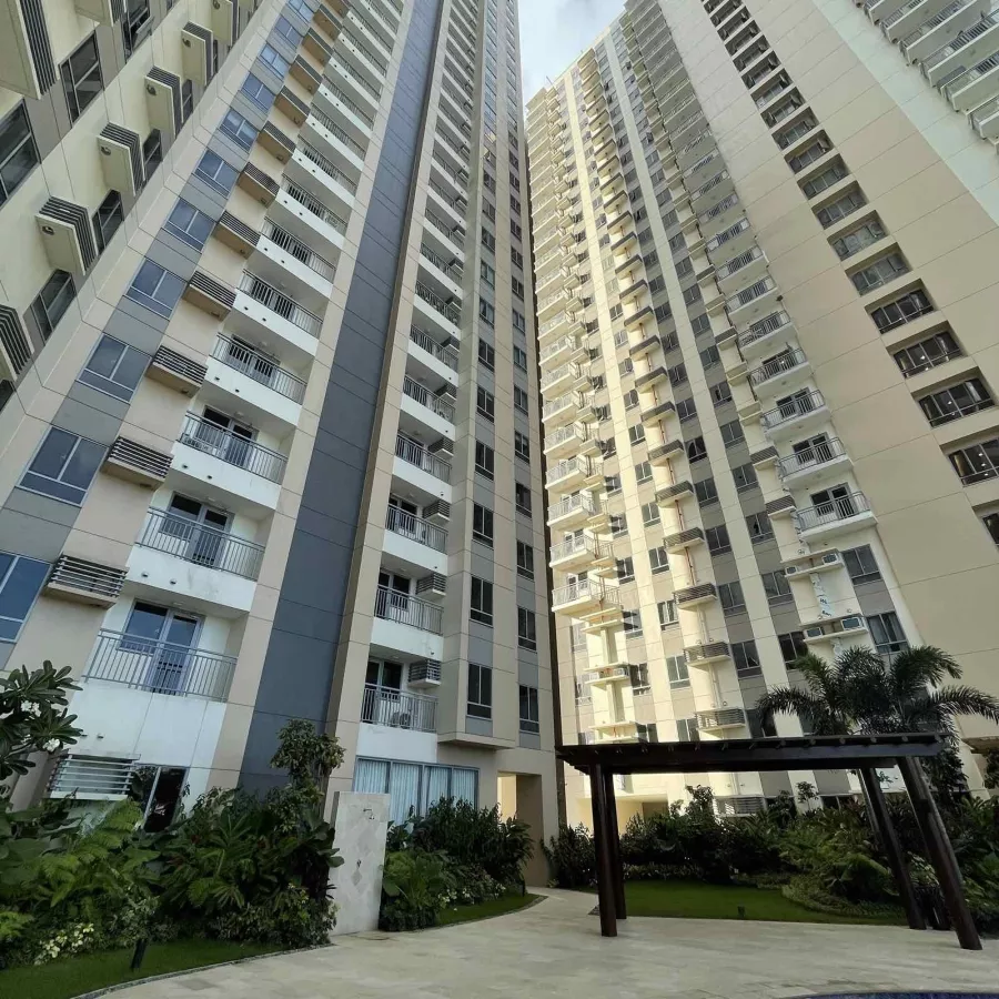 "3BR Condo for Rent at The Vantage at Kapitolyo by Rockwell, Pasig City"06