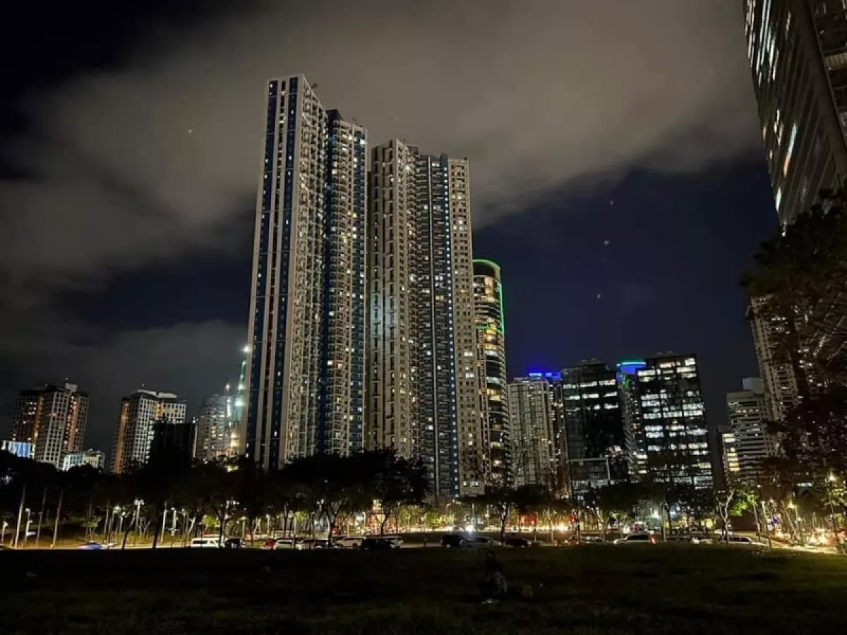 "For Rent 2 Bedroom Condo unit, BGC, Taguig City, The Trion Towers"10