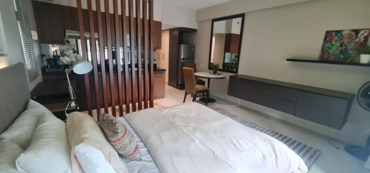 Wonderful studio unit in Aston at Two Serendra03