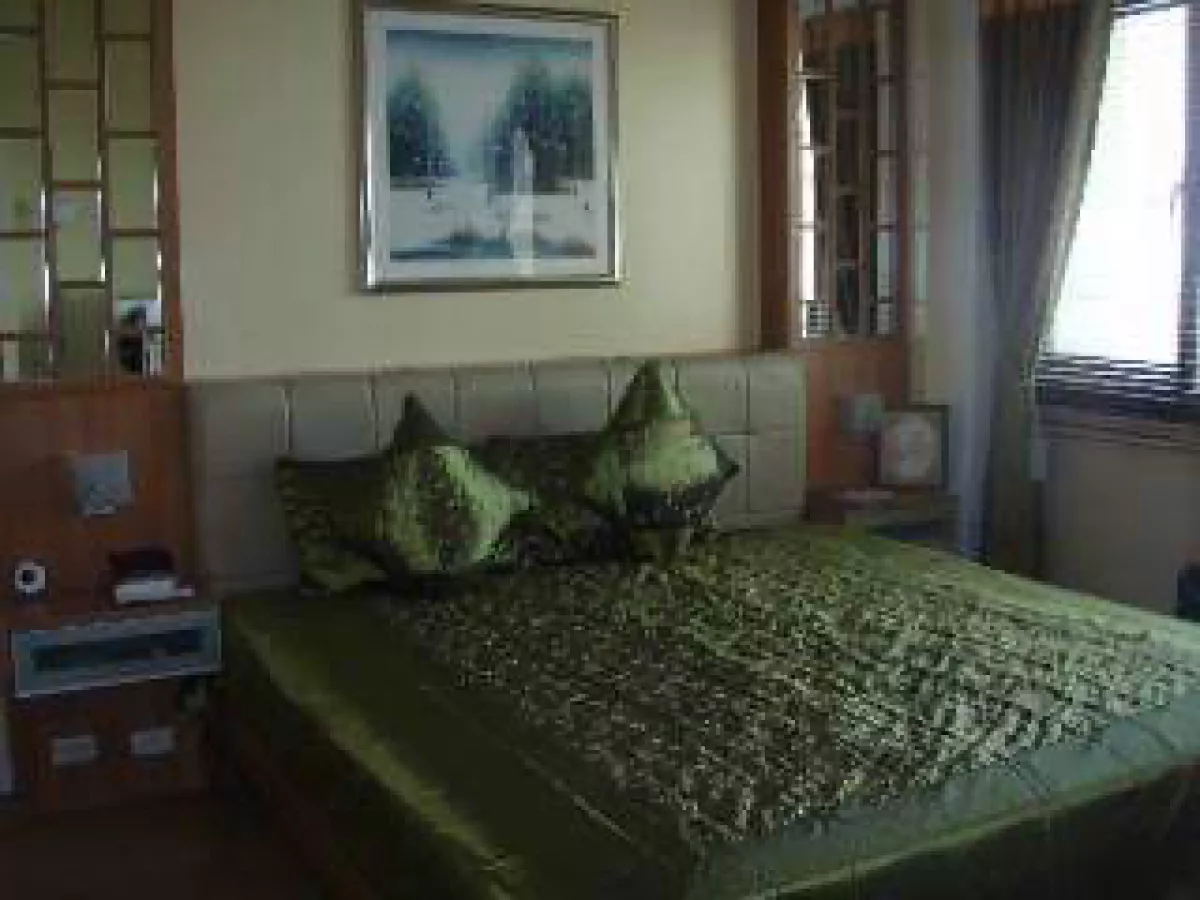 "1 Bedroom Unit for Rent and Sale at Shang Grand Tower, Makati City"03