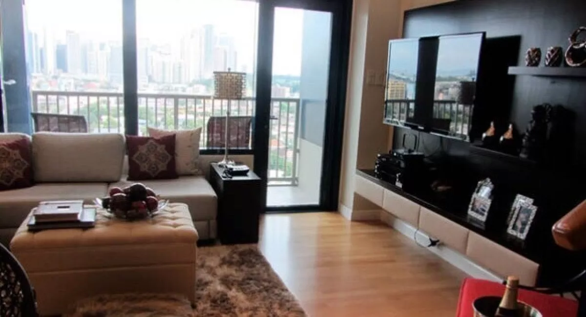 1 bedroom loft with balcony condo for rent One Rockwell Makati City03