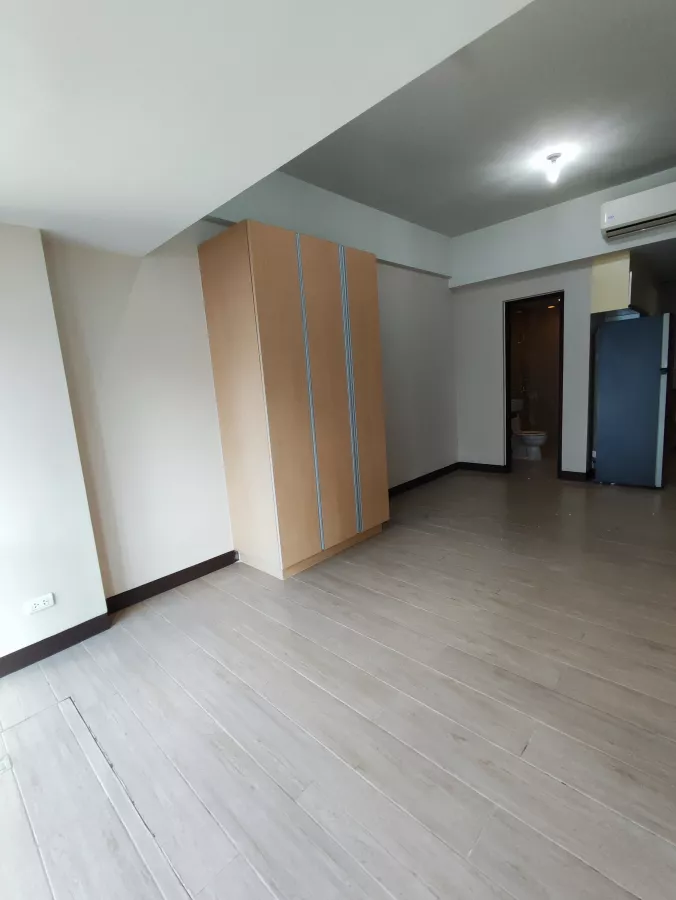 Studio condo at Salcedo Village Makati FOR RENT06