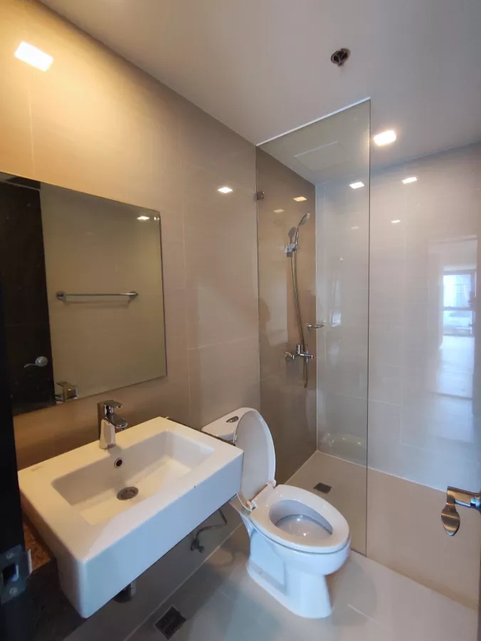 Studio condo at Salcedo Village Makati FOR RENT07