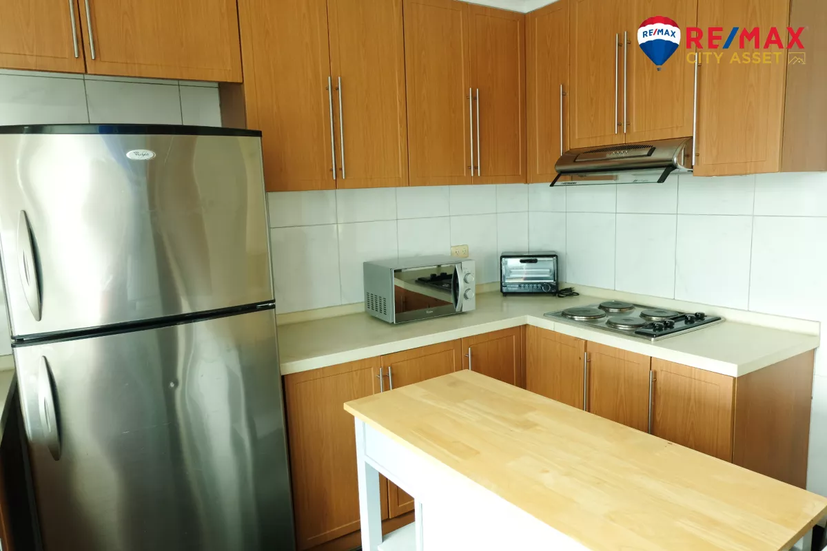 "Semi Furnished 2BR Condominium for lease in Shang Grand Tower, Makati City"03