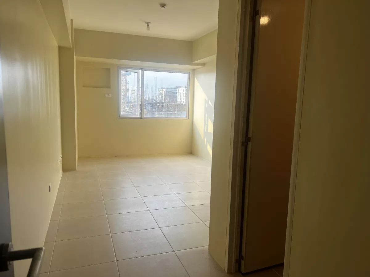 "Brand New Studio Unit for lease at One Union Place, Arca South, Taguig City"04