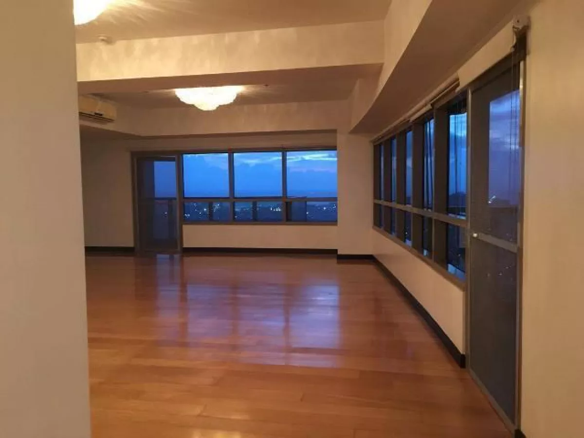 3 Bedroom Penthouse for rent The Residences at Greenbelt Makati05