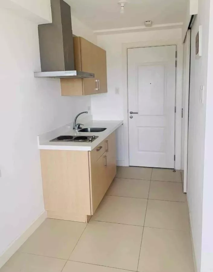 "57 sqm, 2 Bedroom Unit for Rent in The Residences At Commonwealth, Quezon City"08