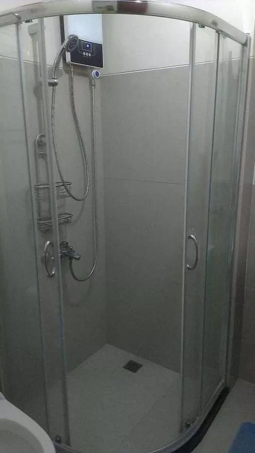 "2 Bedroom Unit for Lease in The Beacon, Legazpi Village, Makati"02