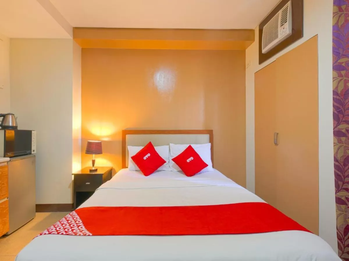 For Rent Fully Furnished Unit at OYO 769 Poblacion Suites Polaris in Makati City06