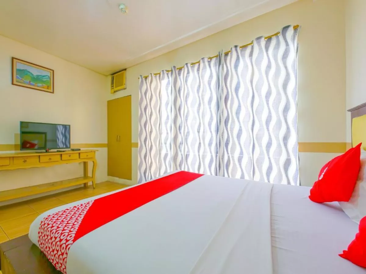 For Rent Fully Furnished Unit at OYO 769 Poblacion Suites Polaris in Makati City08