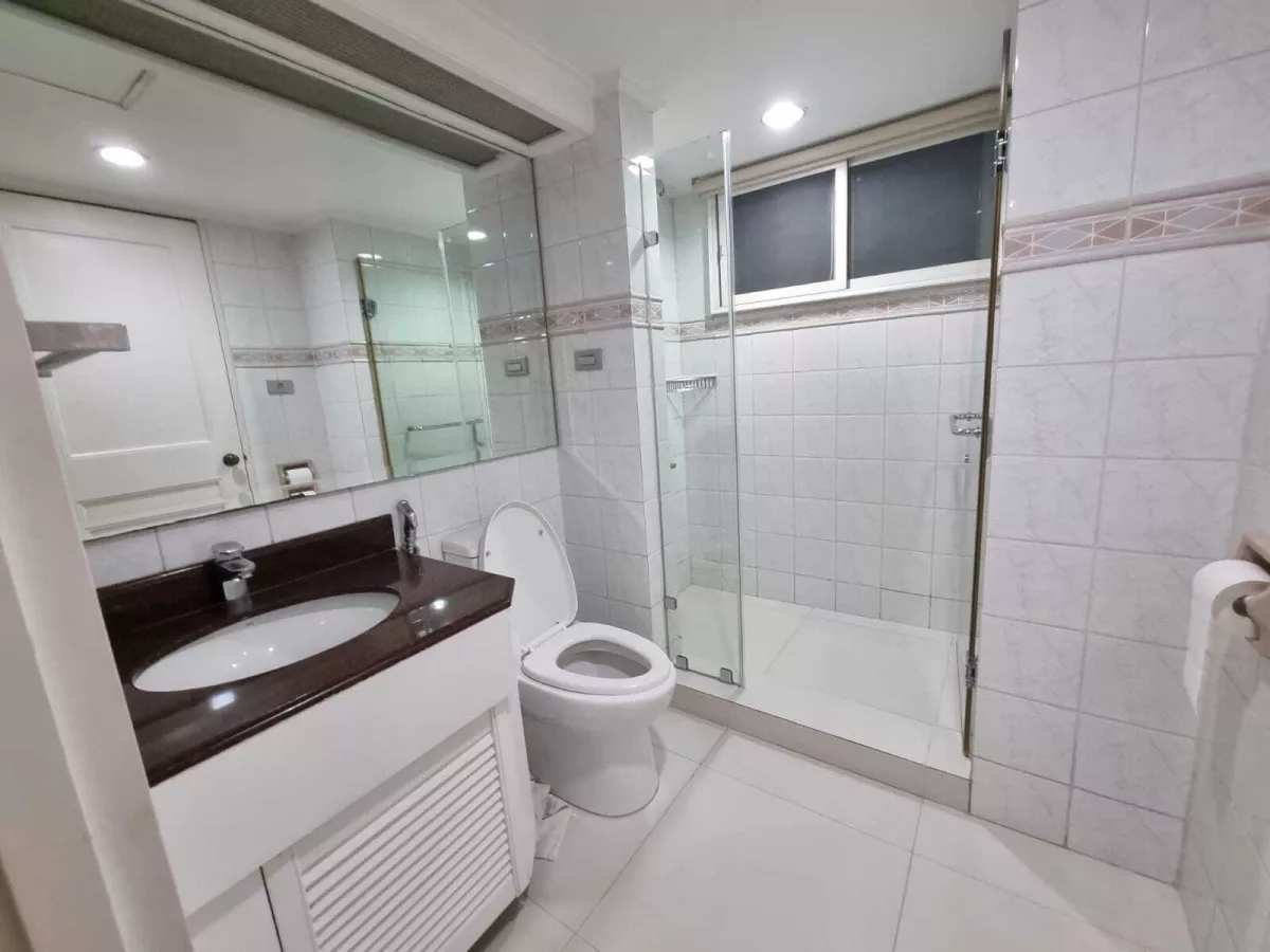 Good deal! Spacious Three Salcedo 3 bedroom for Lease02