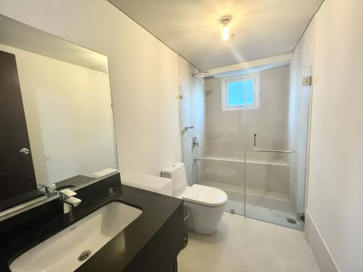 "Semi-furnished 1 Bedroom in Kroma Towers, Makati City"06