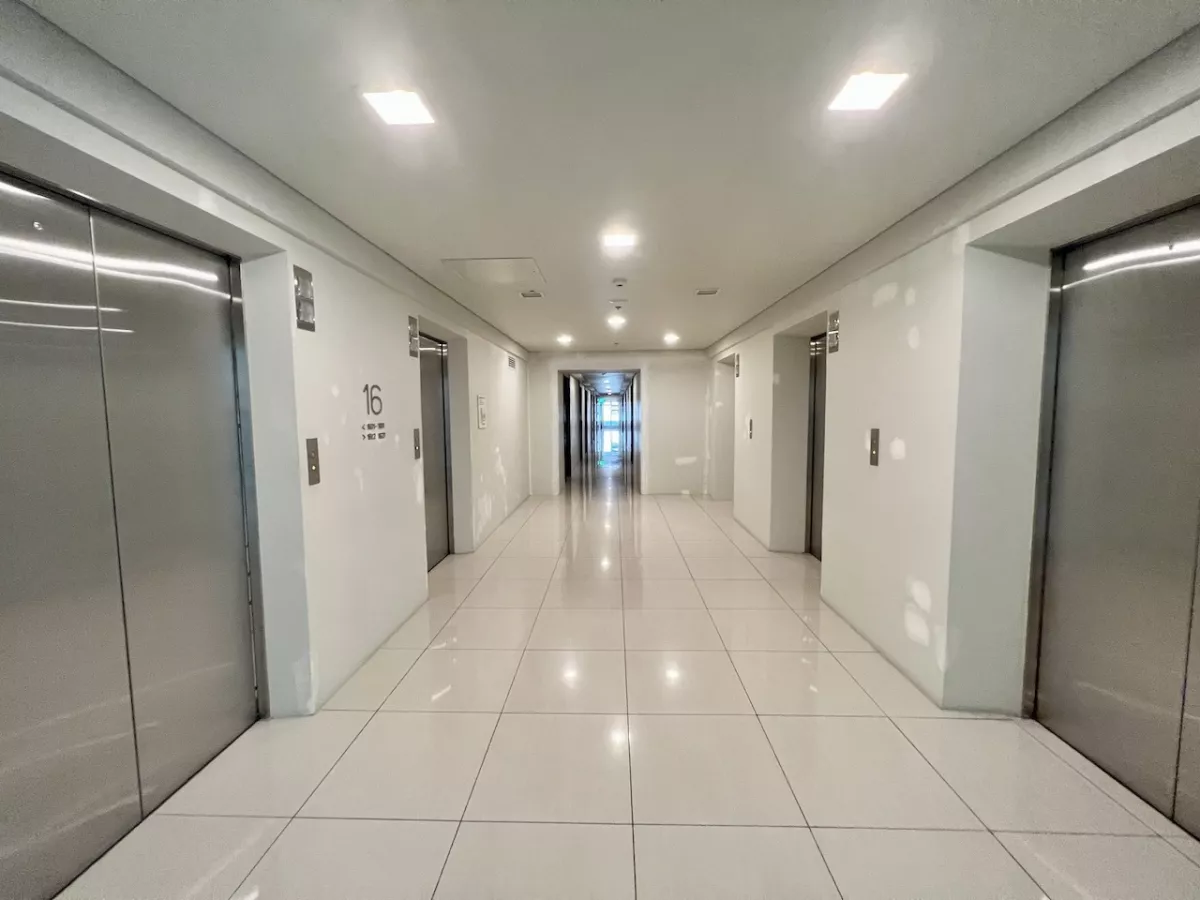 "Semi-furnished 1 Bedroom in Kroma Towers, Makati City"09