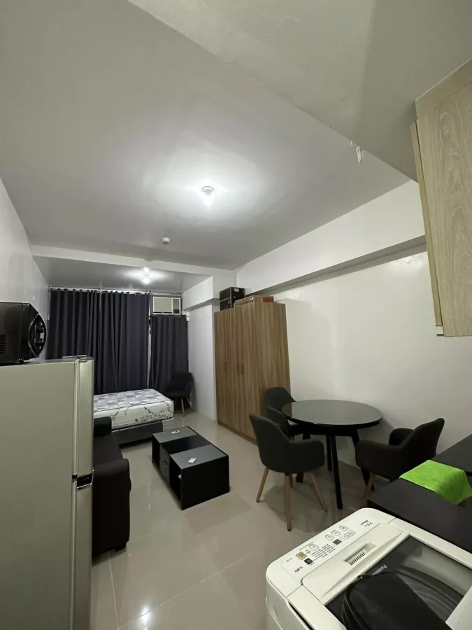 "Spacious Studio Condo for Rent at The Stratosphere, Salcedo Village, Makati"02