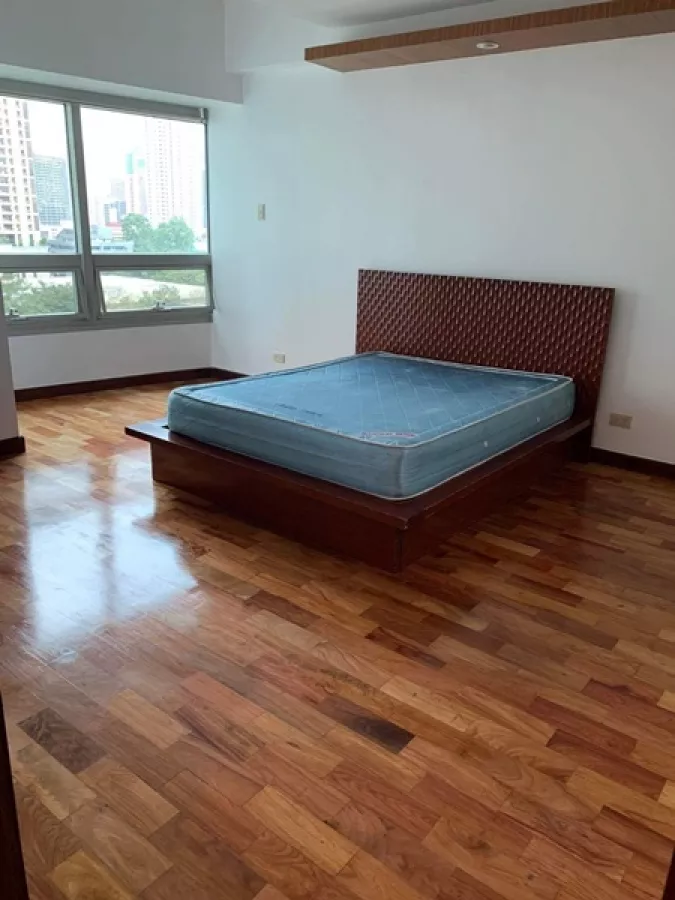 "The Residences at Greenbelt Laguna Tower for Rent 2 Bedroom Unit, Makati City"07