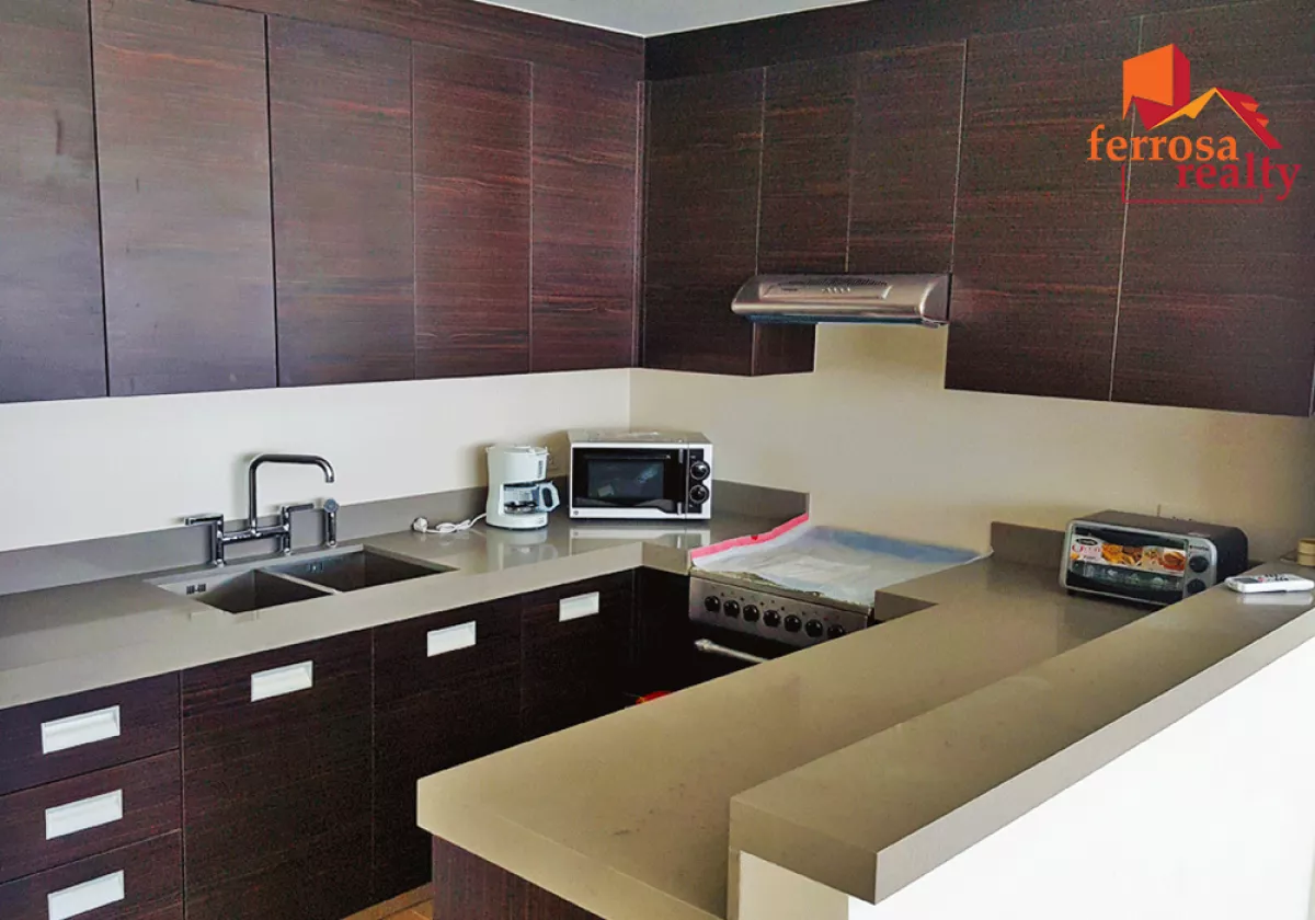 For Rent Semi Furnished 2 Bedroom Unit in Edades Tower Rockwell Makati06