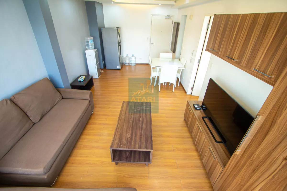 Classic 1-Bedroom Condominium with Panoramic View of the City & Mountain of Cebu07