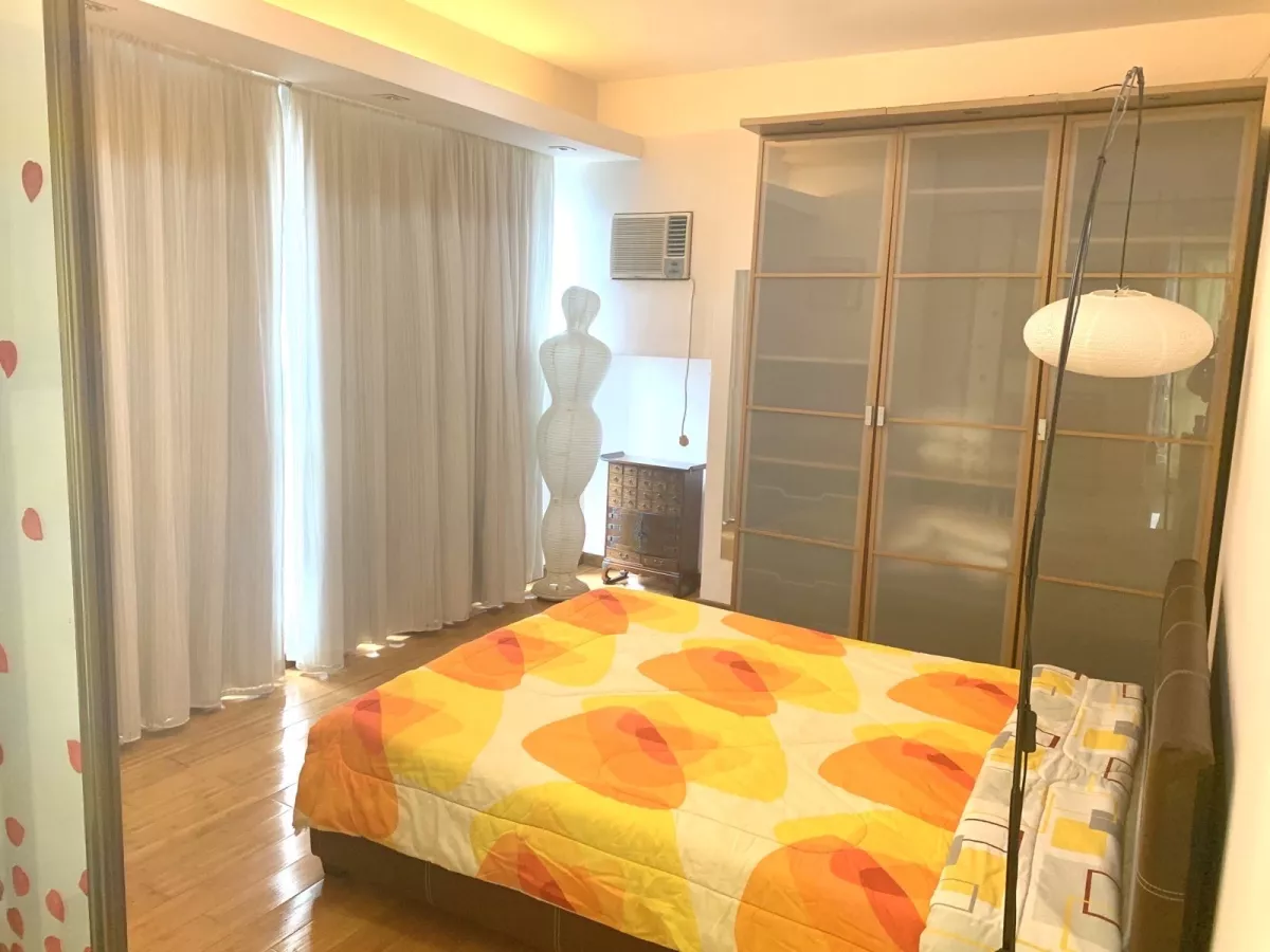 Big 2 Bedrooms with Parking in Kensington Condo With Golf Course View08