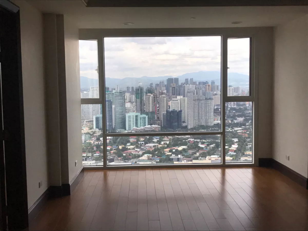 "Rush 3 BR Discovery Primea for Rent: 388 sqm, Urdaneta View, P300K/month"02