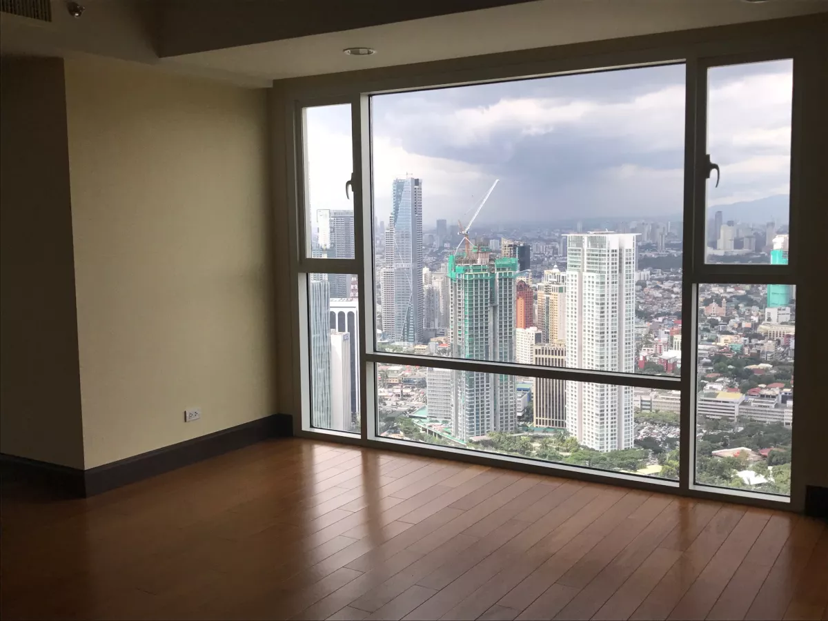 "Rush 3 BR Discovery Primea for Rent: 388 sqm, Urdaneta View, P300K/month"04