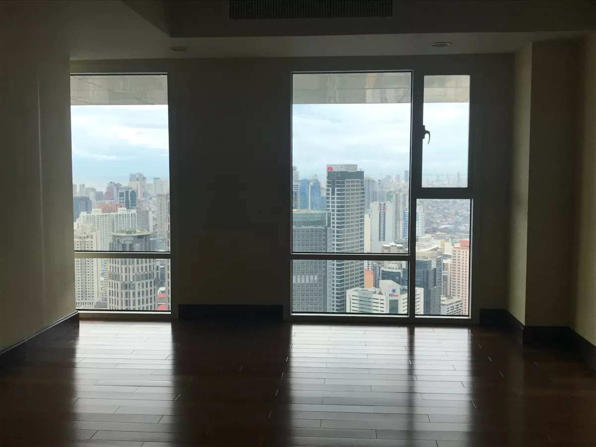 "Rush 3 BR Discovery Primea for Rent: 388 sqm, Urdaneta View, P300K/month"09