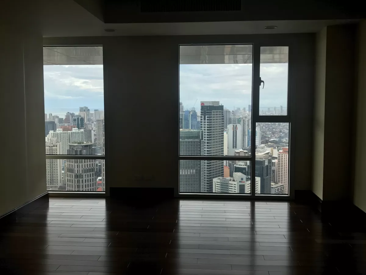 "Rush 3 BR Discovery Primea for Rent: 388 sqm, Urdaneta View, P300K/month"10