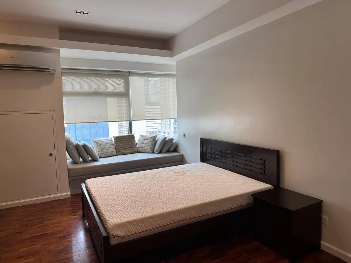 "For Lease: Studio unit in One Legazpi Park, Legazpi Village, Makati"04