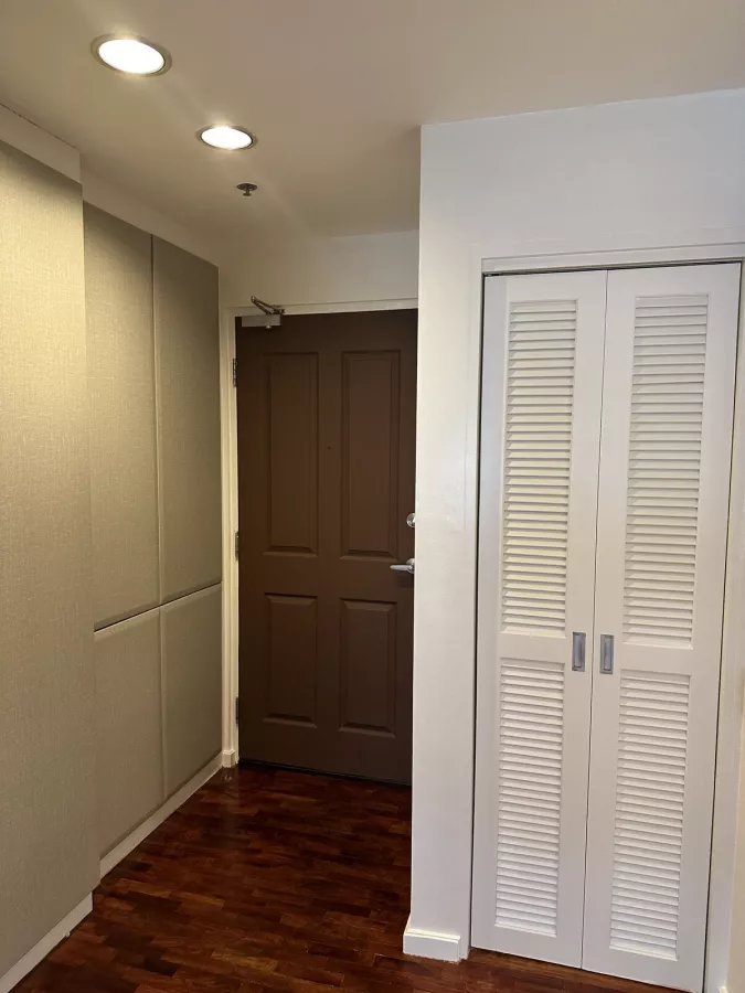 "For Lease: Studio unit in One Legazpi Park, Legazpi Village, Makati"08