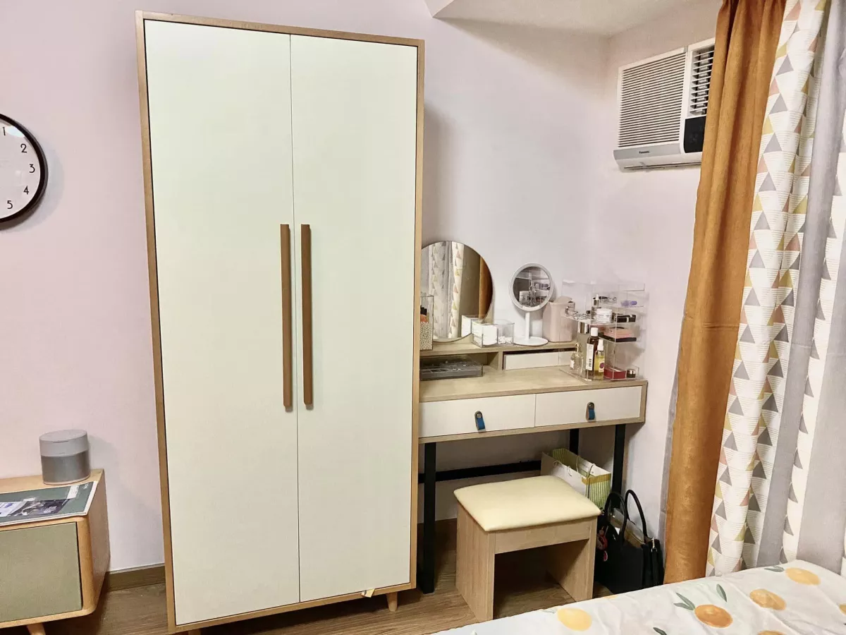 Studio unit in The rise makati for lease06