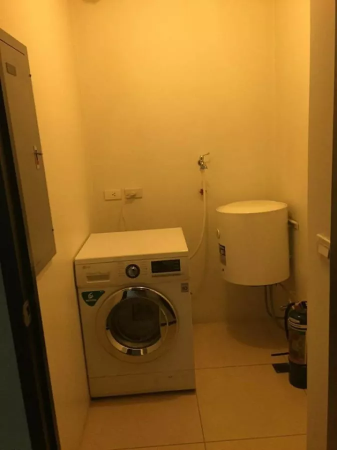 "Spacious 1 Bedroom Unit in Two Serendra, Taguig City For Lease"04