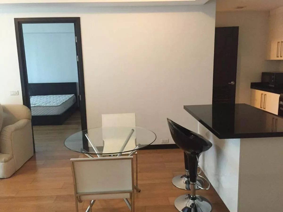 "Spacious 1 Bedroom Unit in Two Serendra, Taguig City For Lease"05