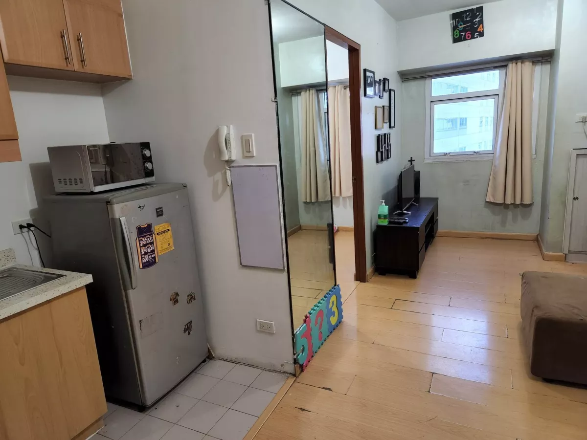 1 Bedroom Condominium for Lease in Pioneer St. Mandaluyong City03