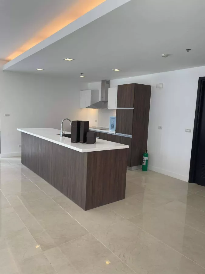 Big 3 Bedroom Unit with balcony and own pool at East Gallery Place for Rent03