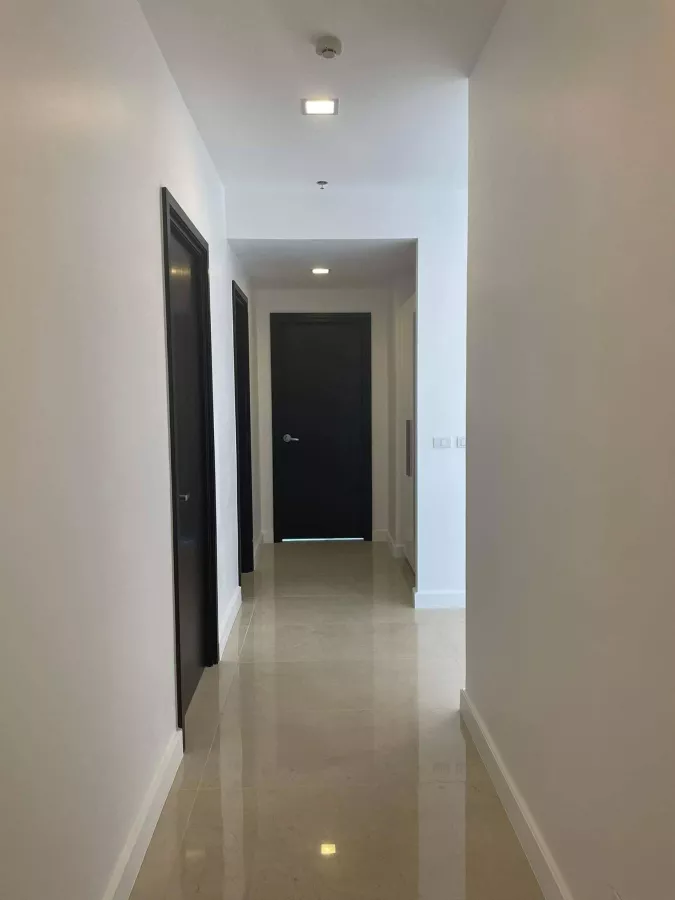 "Fully-Furnished 3 Bedroom Condo for leasein East Gallery Place, BGC, Taguig City"07