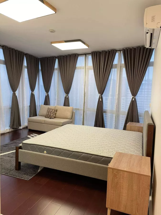 "Fully-Furnished 3 Bedroom Condo for leasein East Gallery Place, BGC, Taguig City"08