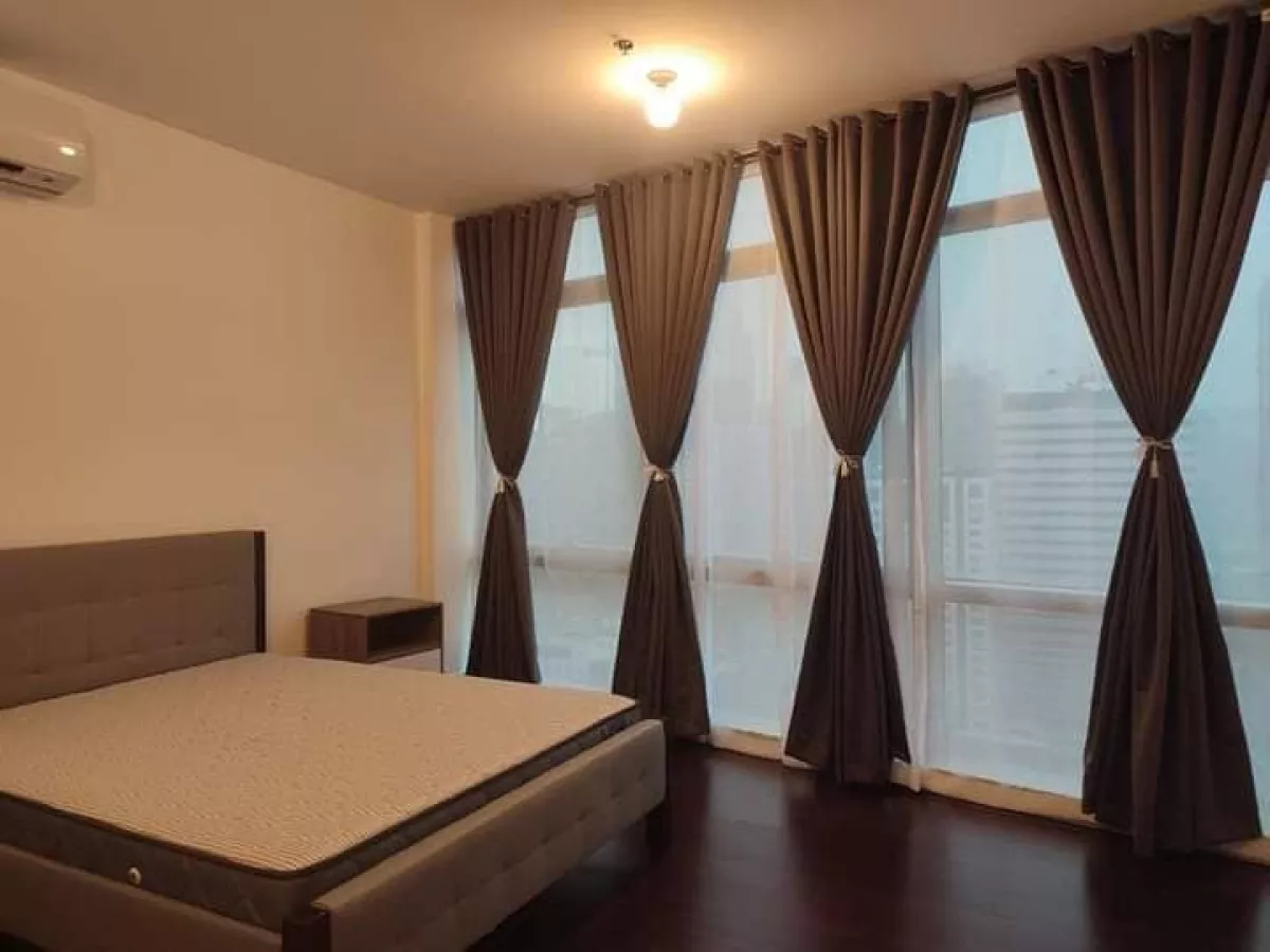 "Fully-Furnished 3 Bedroom Condo for leasein East Gallery Place, BGC, Taguig City"09
