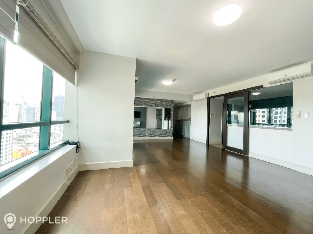 "2BR Condo for Rent in Edades Tower and Garden Villas, Makati - RR3251381"04