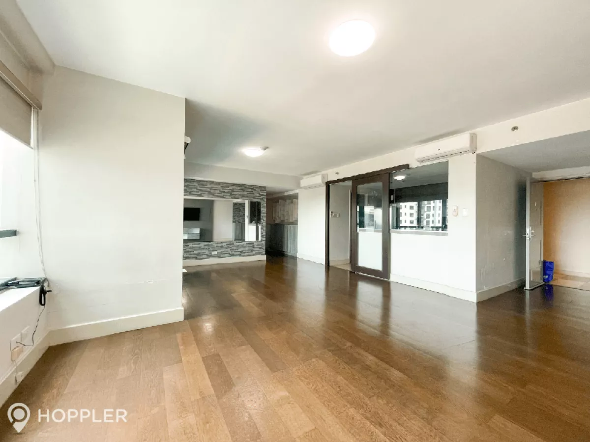 "2BR Condo for Rent in Edades Tower and Garden Villas, Makati - RR3251381"05