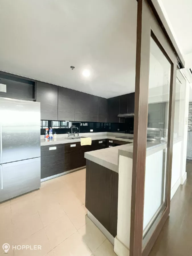 "2BR Condo for Rent in Edades Tower and Garden Villas, Makati - RR3251381"07