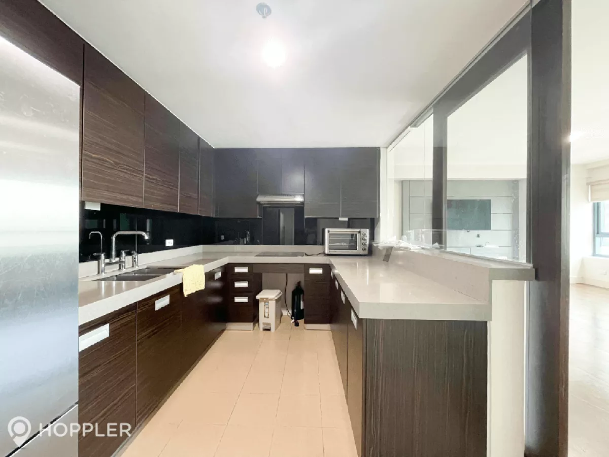"2BR Condo for Rent in Edades Tower and Garden Villas, Makati - RR3251381"08