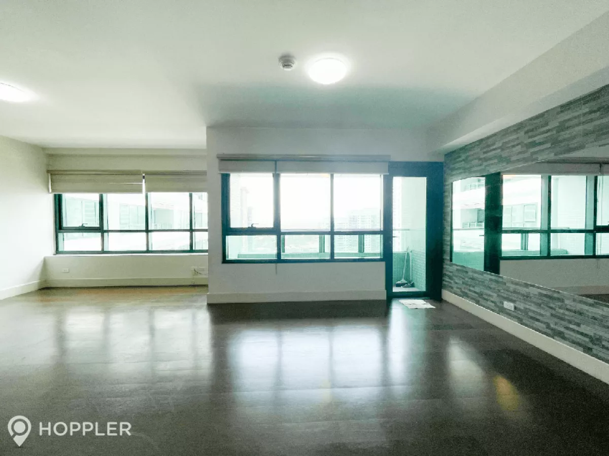 "2BR Condo for Rent in Edades Tower and Garden Villas, Makati - RR3251381"10