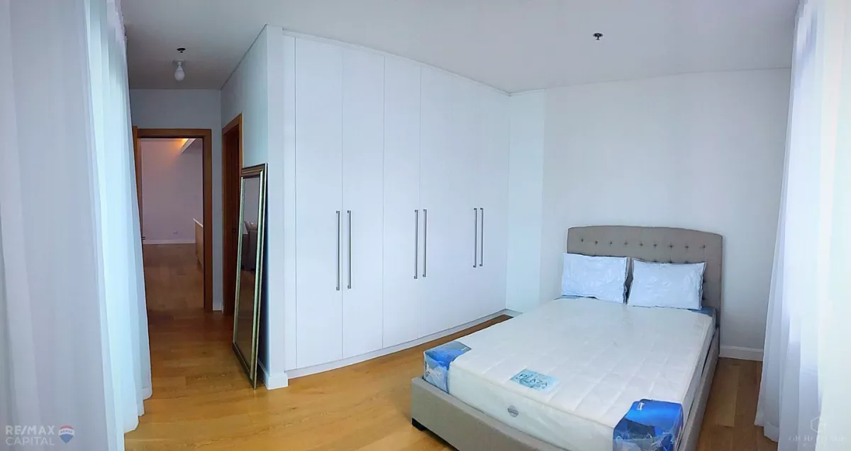 "Fully Furnished 1 Bedroom Unit in Park Terraces, Makati City"03