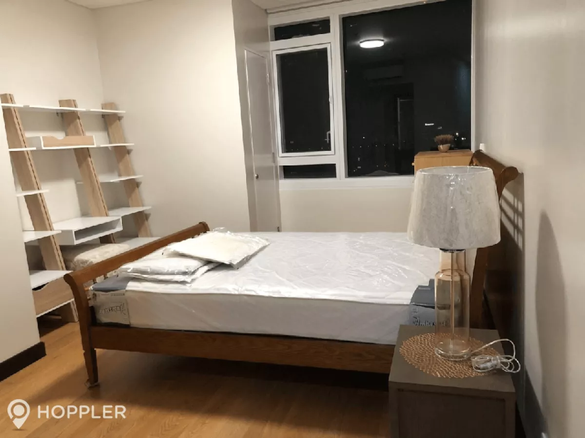 "1BR Condo for Rent in Park Terraces, San Lorenzo Village, Makati - RR2302281"04