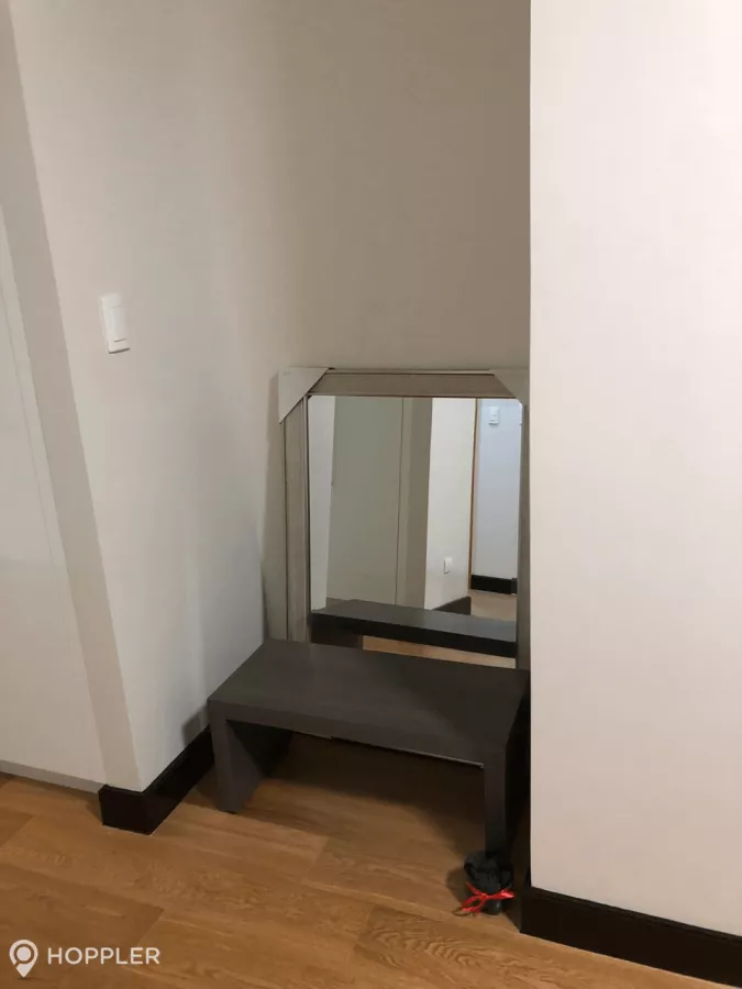 "1BR Condo for Rent in Park Terraces, San Lorenzo Village, Makati - RR2302281"05