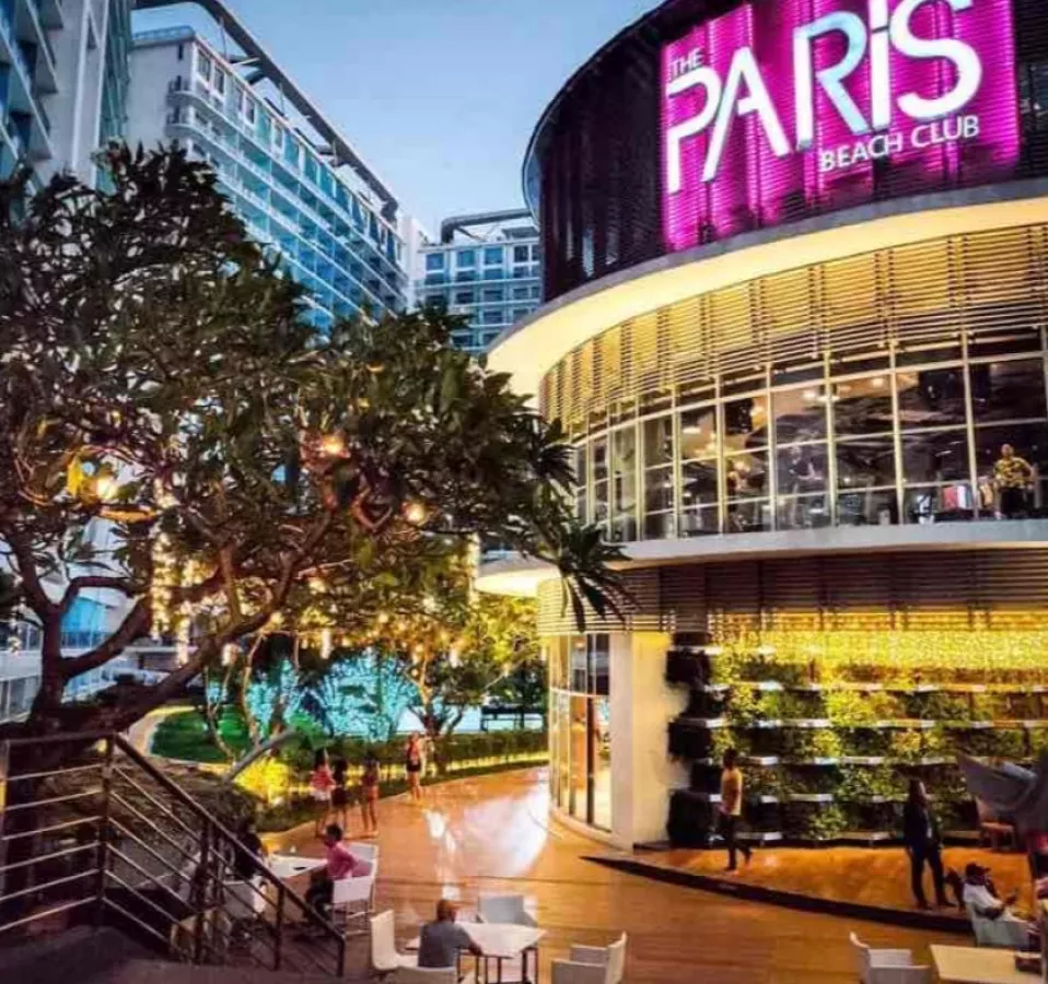 "30 sqm 1 Bedroom Unit at Azure Urban Resort Residences, Parañaque City"08