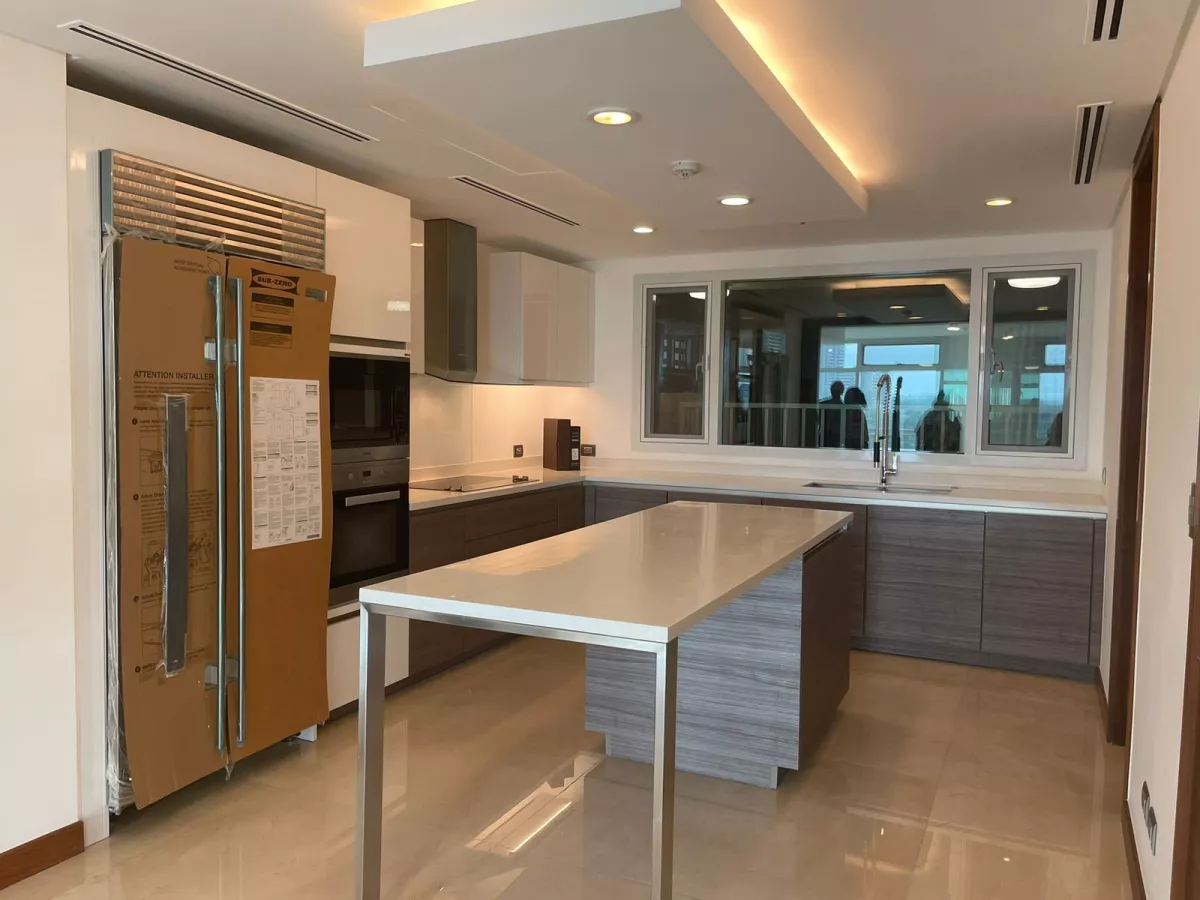3 Bedroom Unit For Rent Two Roxas Triangle Narciso Realty03